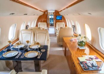 Indulge in Ultimate Luxury: Travel in Style with Private Jets - Famavip.com